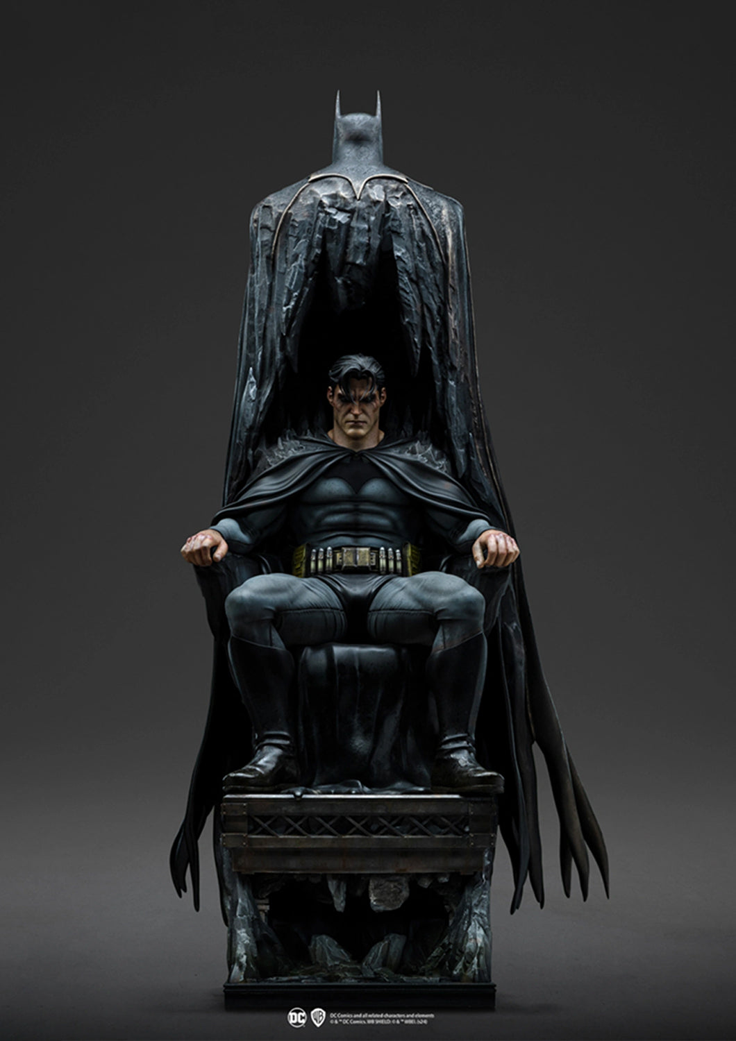 IRON STUDIOS BATMAN AND BRUCE WAYNE LEGACY REPLICA 1/4(PRE-ORDER) - Anotoys Collectibles