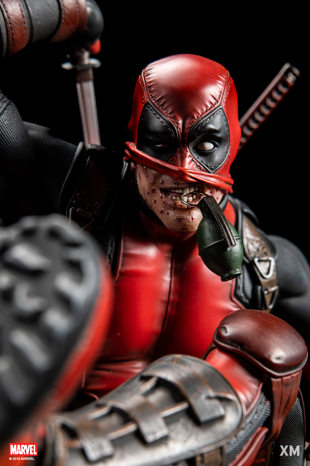 XM STUDIOS MARVEL DEADPOOL VERSION B 1/4 SCALE - Anotoys Collectibles