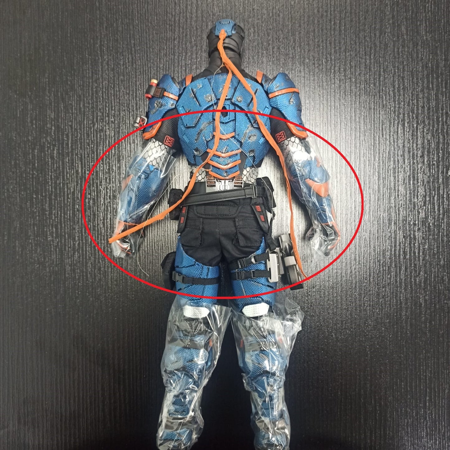 HOT TOYS DC BATMAN ARKHAM ORIGINS DEATHSTROKE COLLECTIBLE FIGURE 1/6 VGM30-D - Anotoys Collectibles