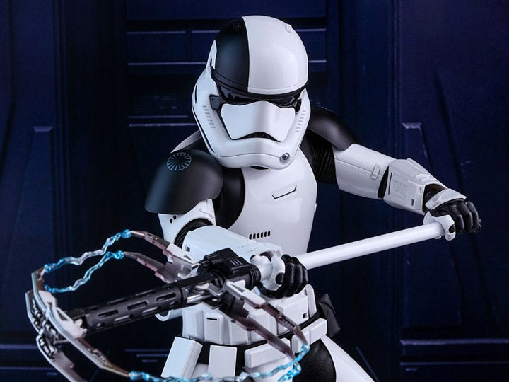 HOT TOYS STAR WARS EXECUTIONER TROOPER COLLECTIBLE FIGURE 1/6 MMS428 - Anotoys Collectibles