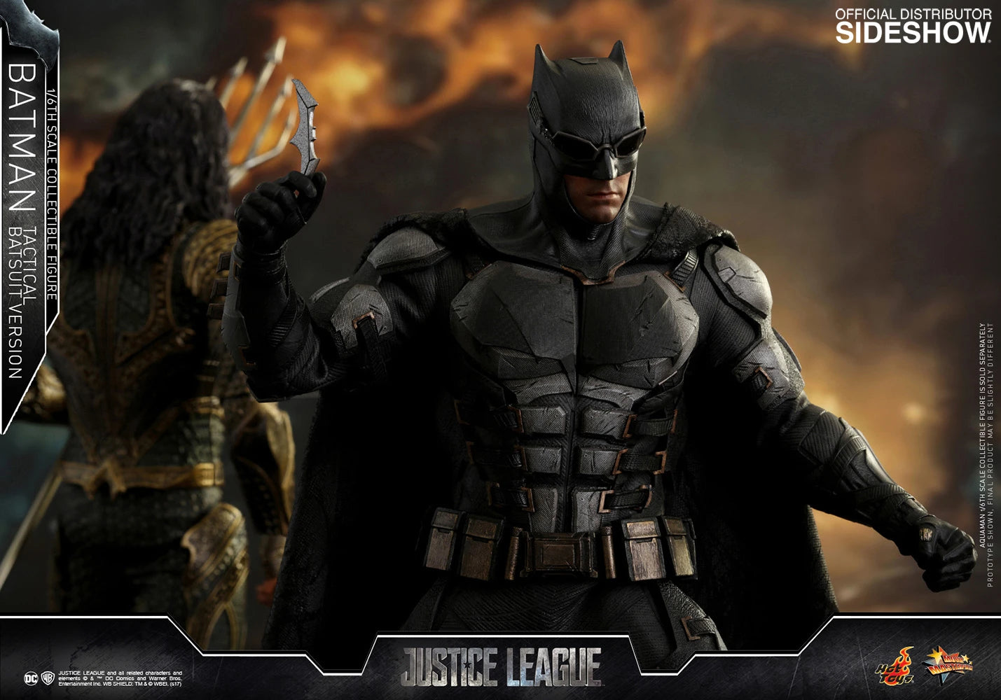 HOT TOYS DC JUSTICE LEAGUE BATMAN TACTICAL BATSUIT VERSION 1/6 MMS432 - Anotoys Collectibles