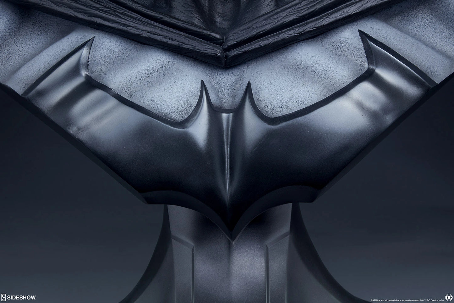 SIDESHOW DC BATMAN LIFE SIZE BUST - 400205 - Anotoys Collectibles