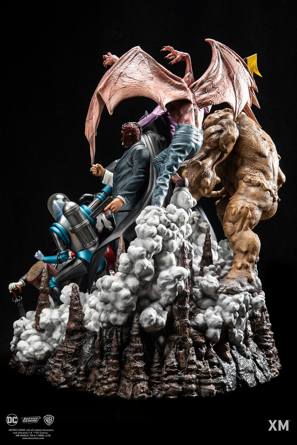 XM STUDIOS DC BATMAN SANITY DAVID FINCH FULL-COLOR 1/6 SCALE - XM100046MSGB - Anotoys Collectibles