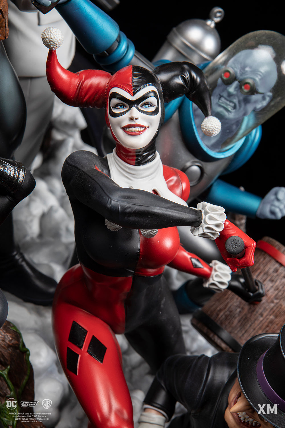 XM STUDIOS DC BATMAN SANITY DAVID FINCH FULL-COLOR 1/6 SCALE - XM100046MSGB - Anotoys Collectibles