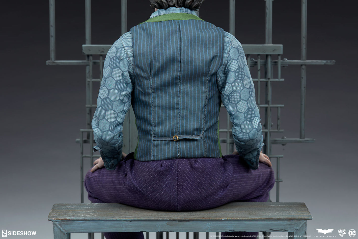 SIDESHOW THE JOKER PREMIUM FORMAT 1/4 300717 - Anotoys Collectibles