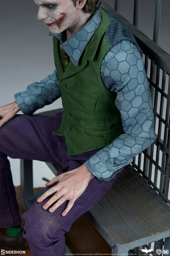 SIDESHOW THE JOKER PREMIUM FORMAT 1/4 300717 - Anotoys Collectibles