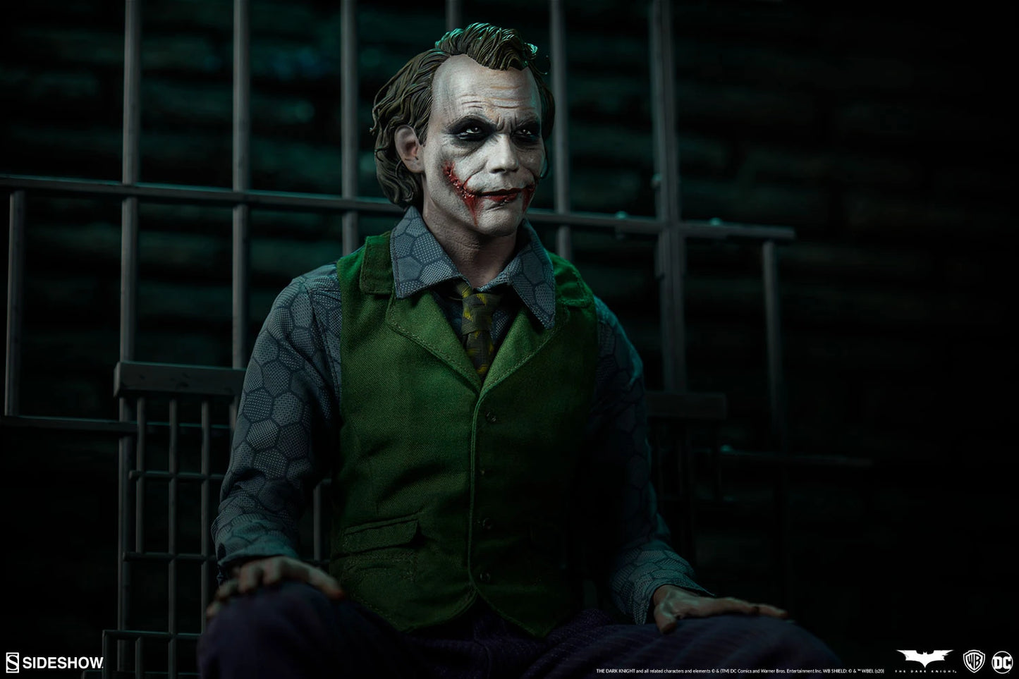 SIDESHOW THE JOKER PREMIUM FORMAT 1/4 300717 - Anotoys Collectibles
