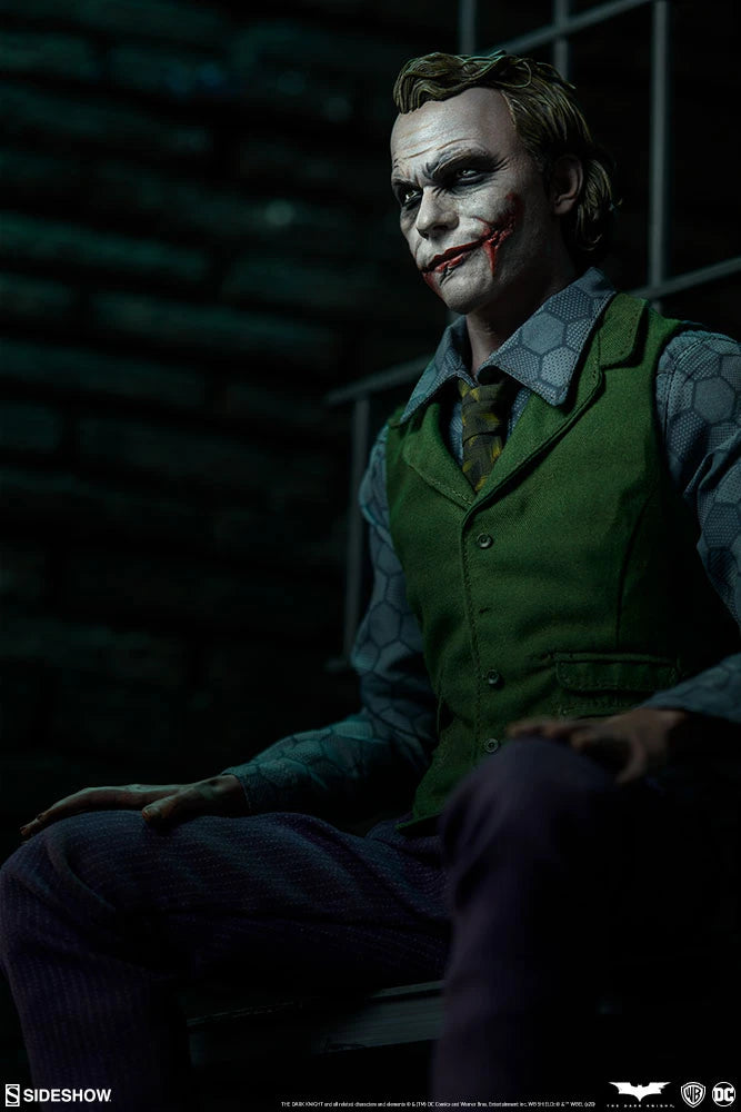SIDESHOW THE JOKER PREMIUM FORMAT 1/4 300717 - Anotoys Collectibles