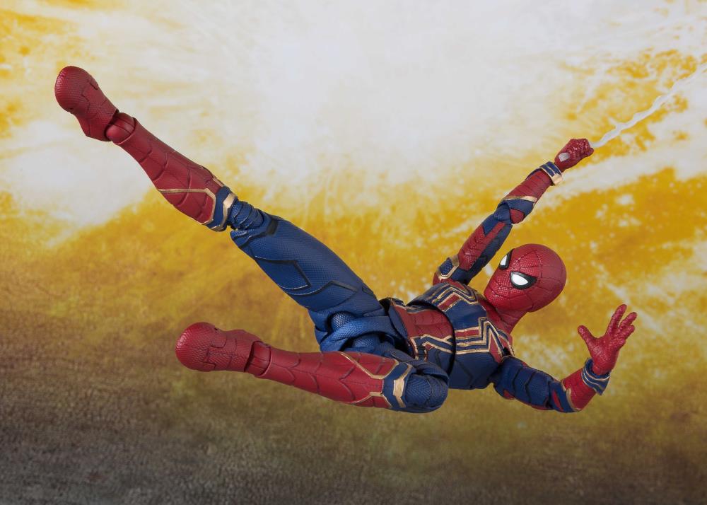 IRON SPIDER & TAMASHII STAGE