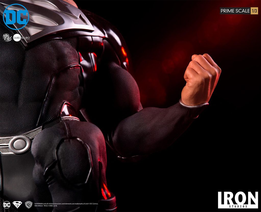 SUPERMAN BLACK SUIT PRIME