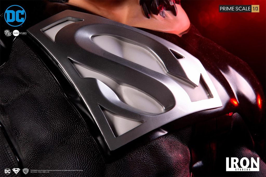 SUPERMAN BLACK SUIT PRIME