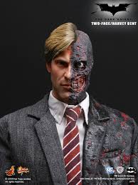 HOT TOYS THE DARK KNIGHT: TWO FACE / HARVEY DENT 1/6 Scale Action Figure - MMS81-D - Anotoys Collectibles