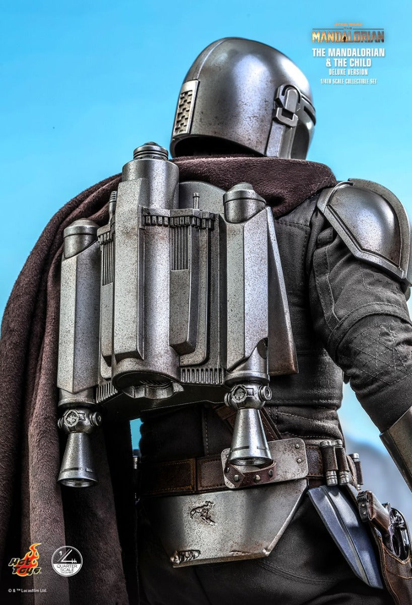 MANDALORIAN & THE CHILD COLLECTIBLE SET (DELUXE VERSION)
