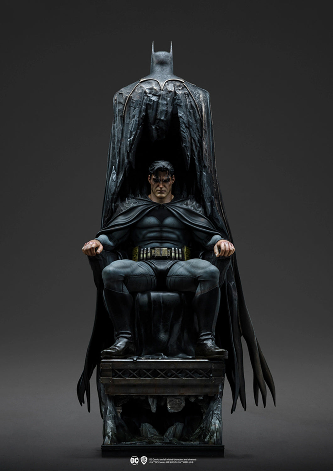 IRON STUDIOS  BATMAN AND BRUCE WAYNE LEGACY REPLICA 1/4