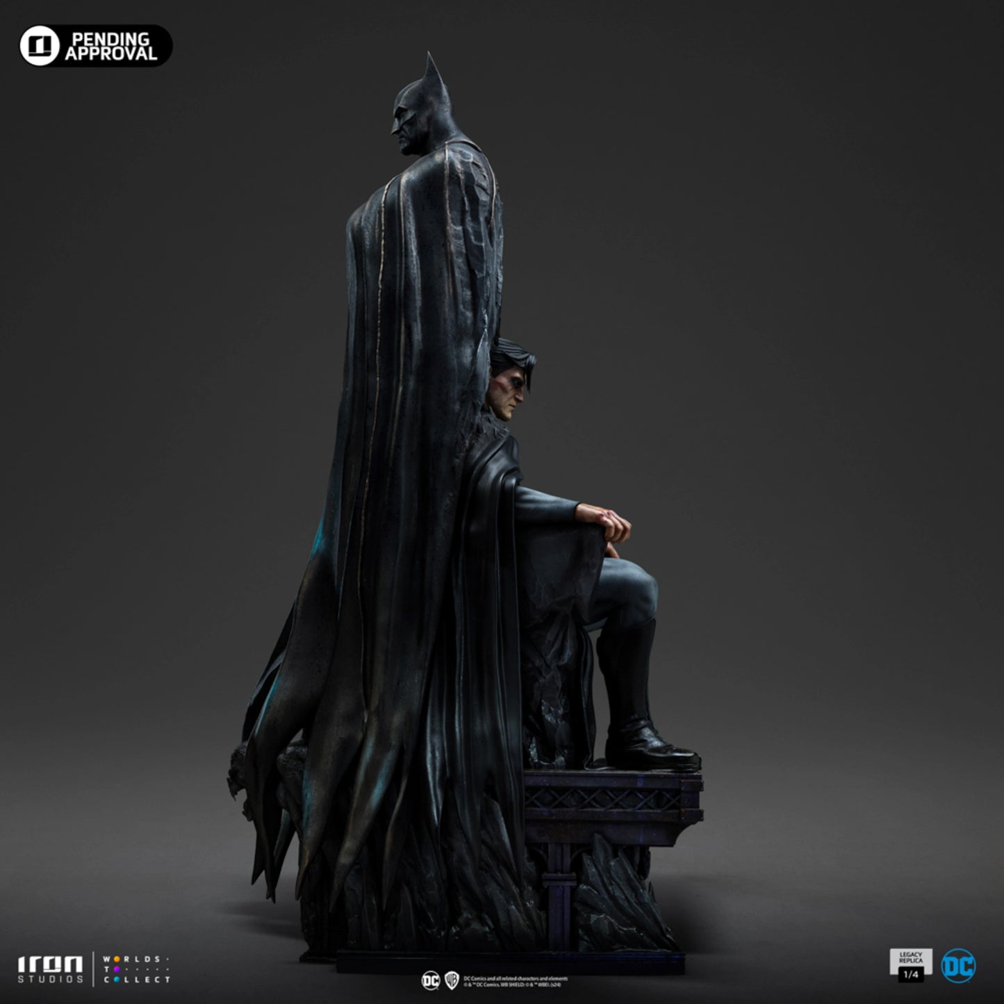 IRON STUDIOS  BATMAN AND BRUCE WAYNE LEGACY REPLICA 1/4