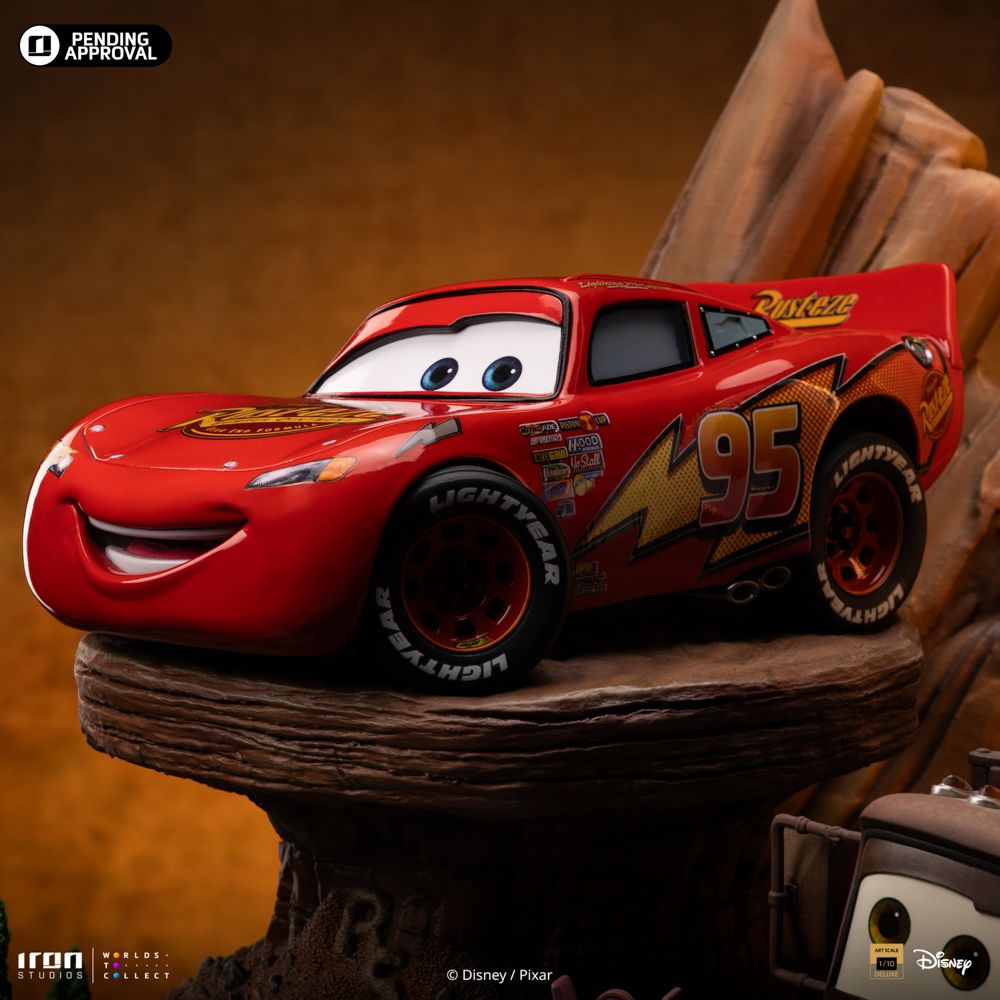 IRON STUDIOS LIGHTNING MCQUEEN & TOW MATER DELUXE ART SCALE 1/10