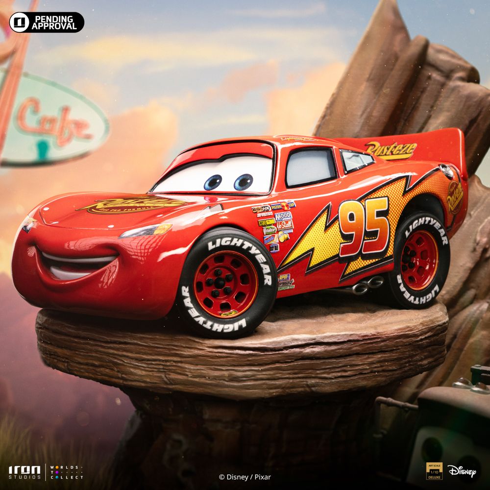 IRON STUDIOS LIGHTNING MCQUEEN & TOW MATER DELUXE ART SCALE 1/10