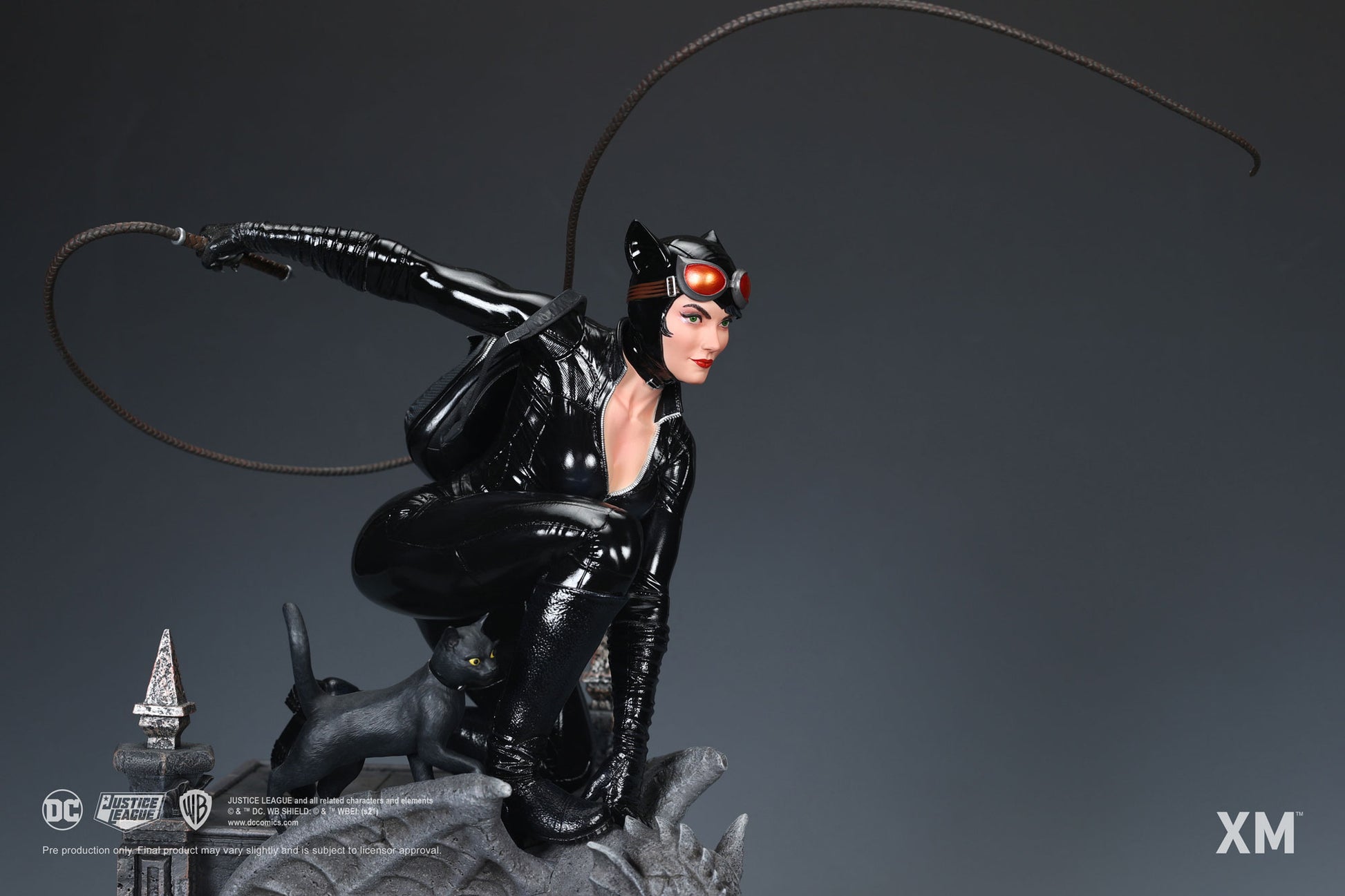 XM STUDIOS DC CATWOMAN REBIRTH 1/6 STATUE - XM100018MSG - Anotoys Collectibles