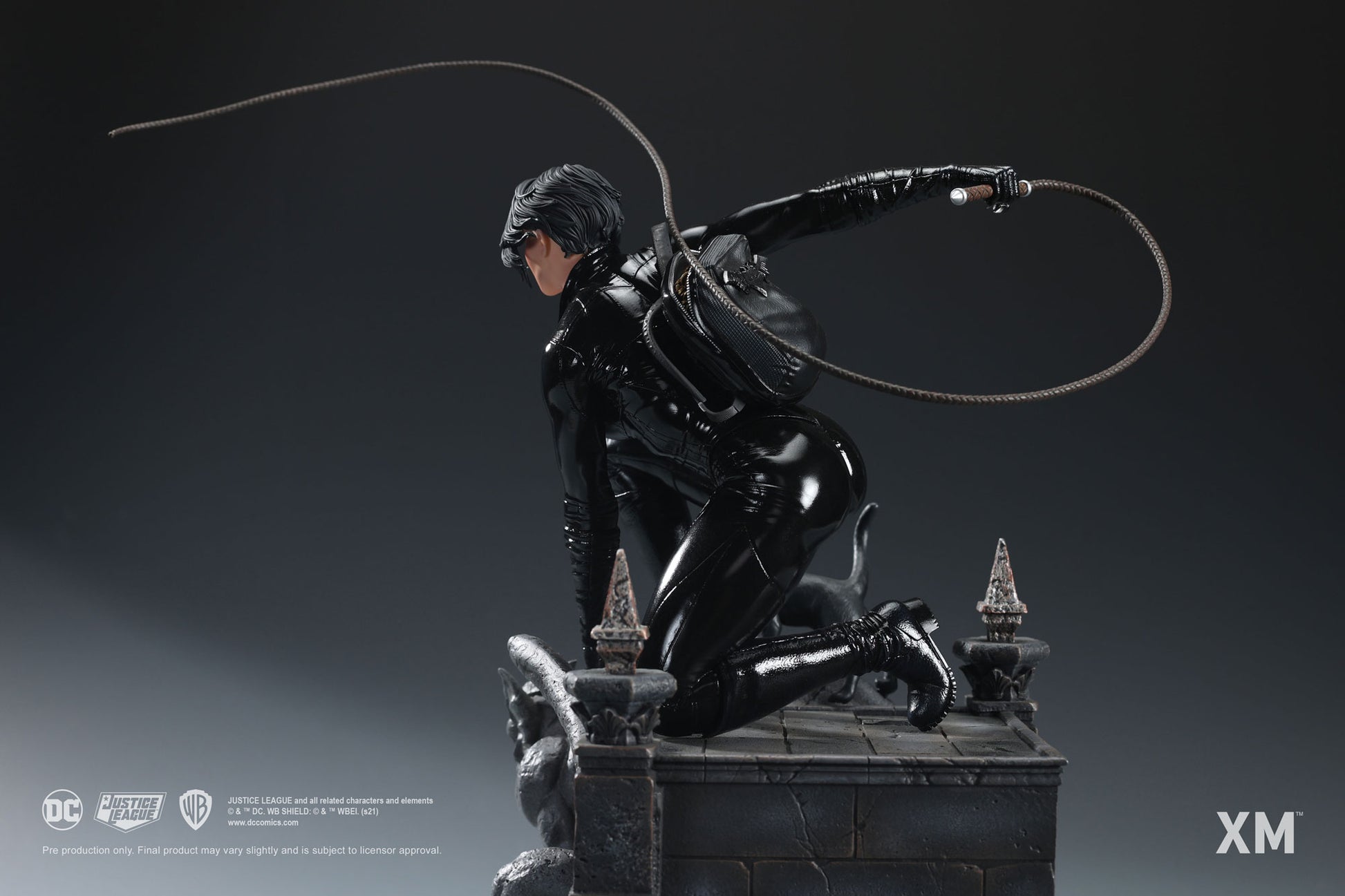 XM STUDIOS DC CATWOMAN REBIRTH 1/6 STATUE - XM100018MSG - Anotoys Collectibles