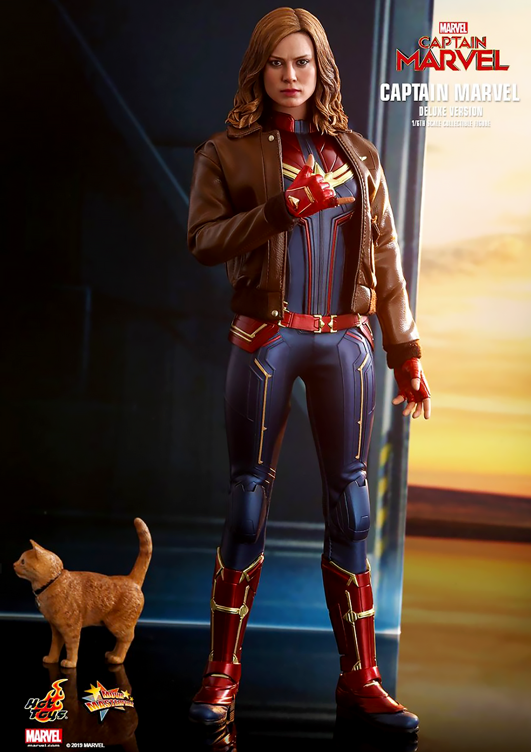 HOT TOYS CAPTAIN MARVEL DELUXE VERSION COLLECTIBLE FIGURE 1/6TH SCALE- MMS522 - Anotoys Collectibles