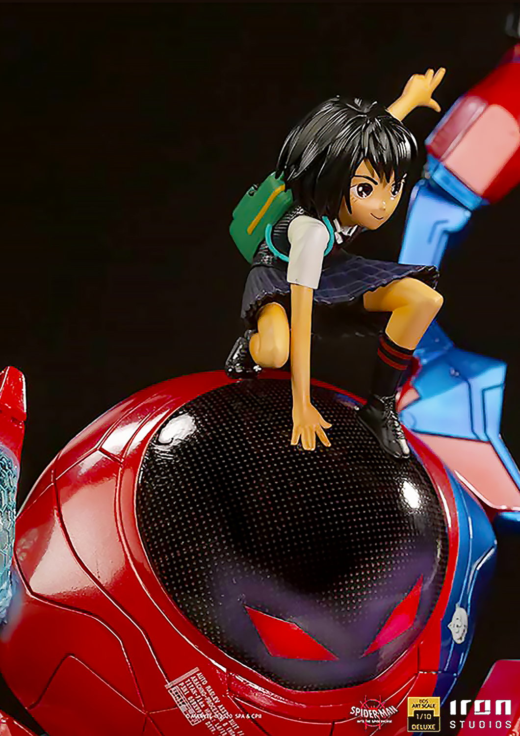 IRON STUDIOS PENI PARKER DELUXE SPIDERMAN INTO THE BDS SPIDER-VERSE ART 1/10 SCALE - MARCAS31520-10 - Anotoys Collectibles
