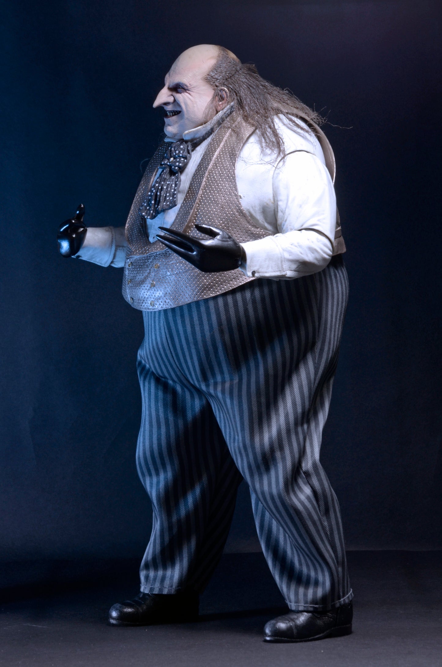 NECA BATMAN RETURNS - 1/4 SCALE FIGURE - MAYORAL PENGUIN - DEVITO - NE61443-02(PRE-ORDER)