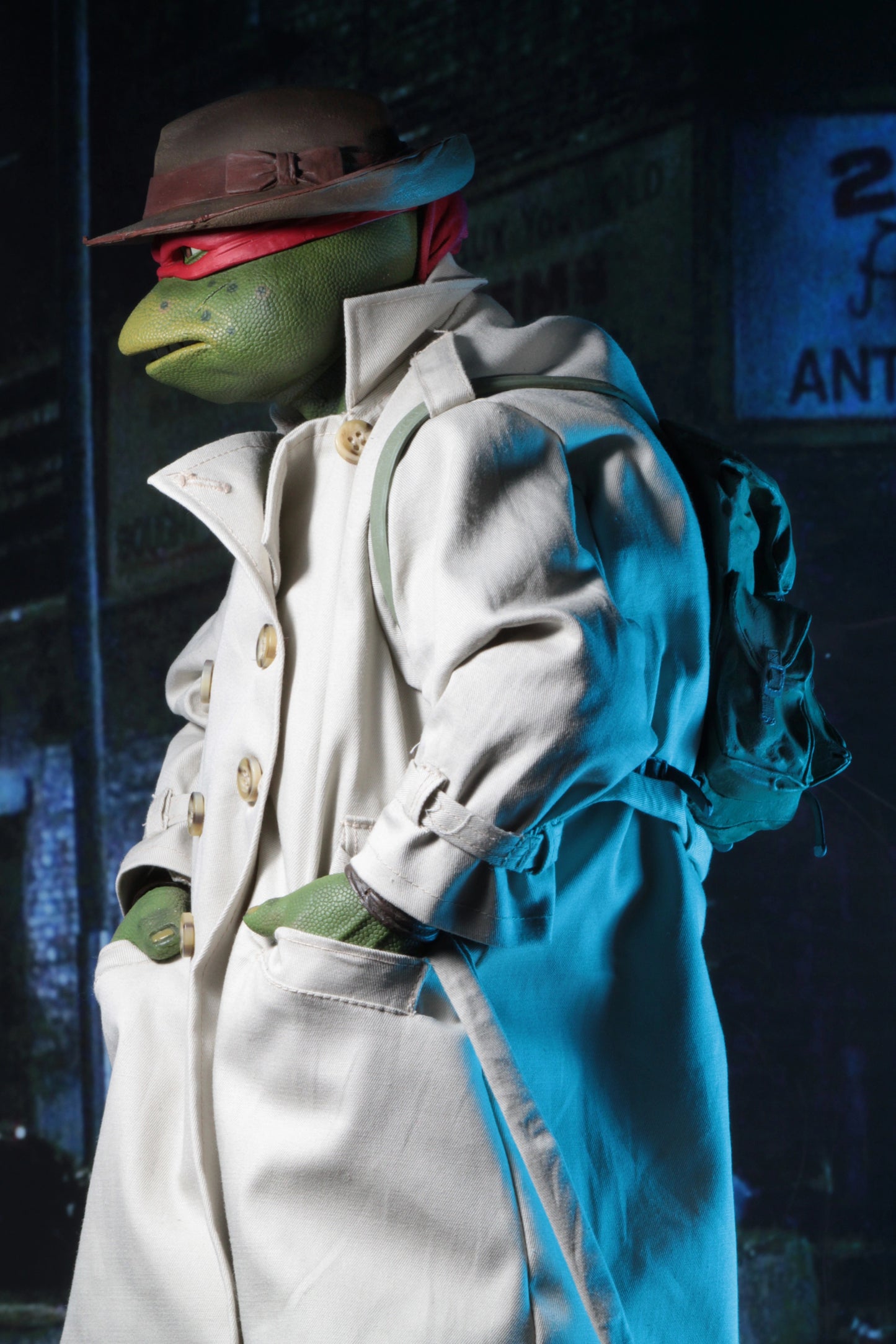 NECA TMNT 1990 MOVIE - 1/4 SCALE FIGURE - RAPHAEL DISGUISE - NE54065-02(PRE-ORDER)