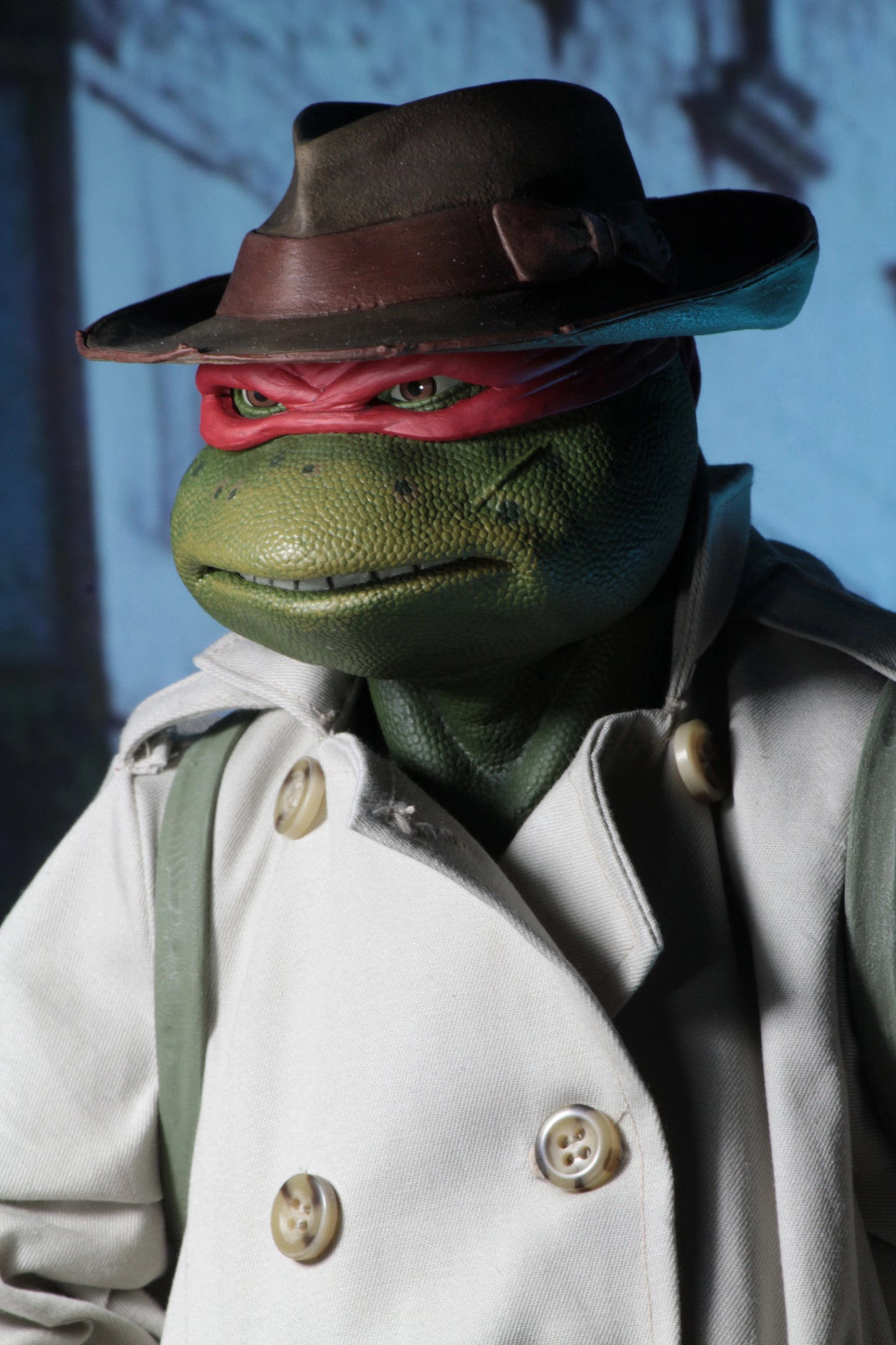 NECA TMNT 1990 MOVIE - 1/4 SCALE FIGURE - RAPHAEL DISGUISE - NE54065-02(PRE-ORDER)