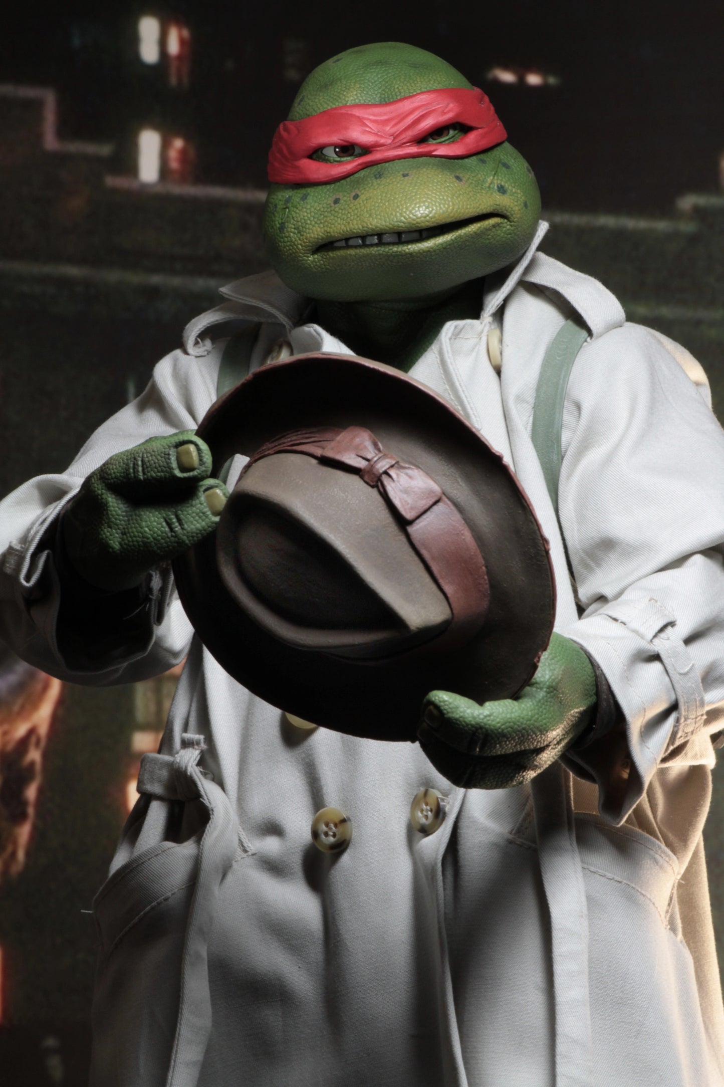 NECA TMNT 1990 MOVIE - 1/4 SCALE FIGURE - RAPHAEL DISGUISE - NE54065-02(PRE-ORDER)