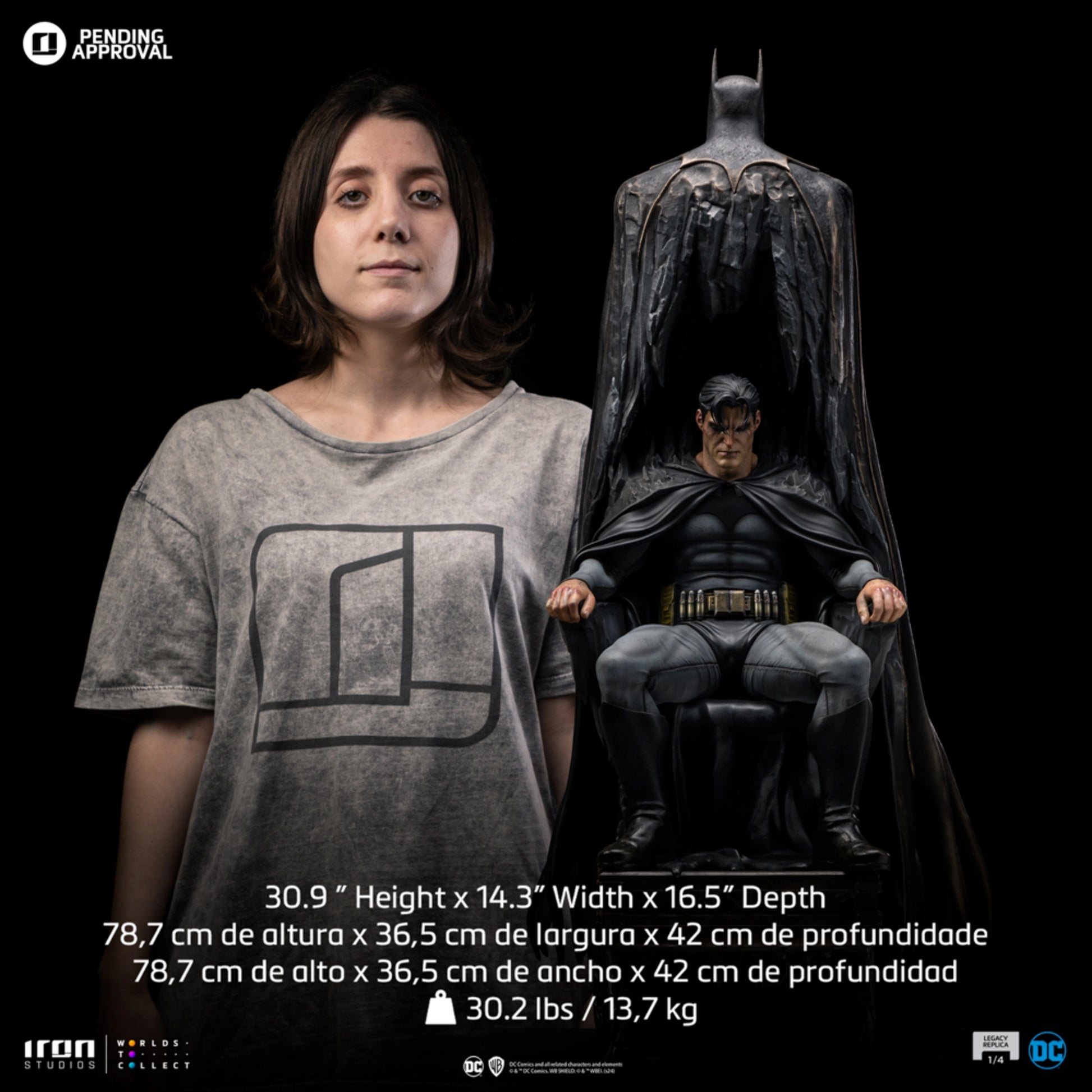 IRON STUDIOS  BATMAN AND BRUCE WAYNE LEGACY REPLICA 1/4(PRE-ORDER) - Anotoys Collectibles
