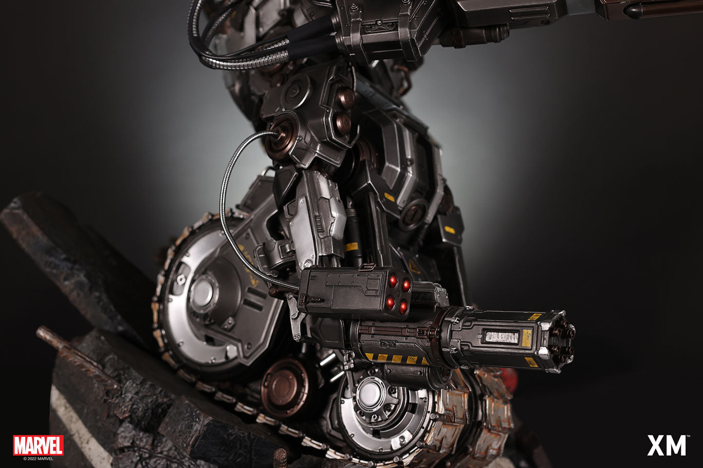 XM STUDIOS MARVEL WAR MACHINE (XM 'WAR TANK' EXCLUSIVE) VER B 1/4 SCALE - Anotoys Collectibles