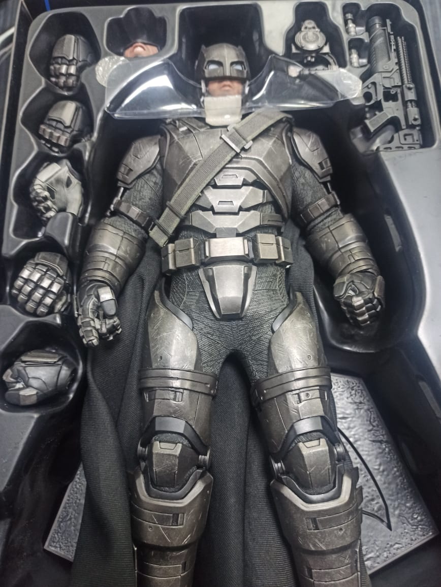 HOT TOYS BATMAN VS. SUPERMAN DAWN OF JUSTICE ARMORED BATMAN 1/6 SCALE - MMS349 - Anotoys Collectibles