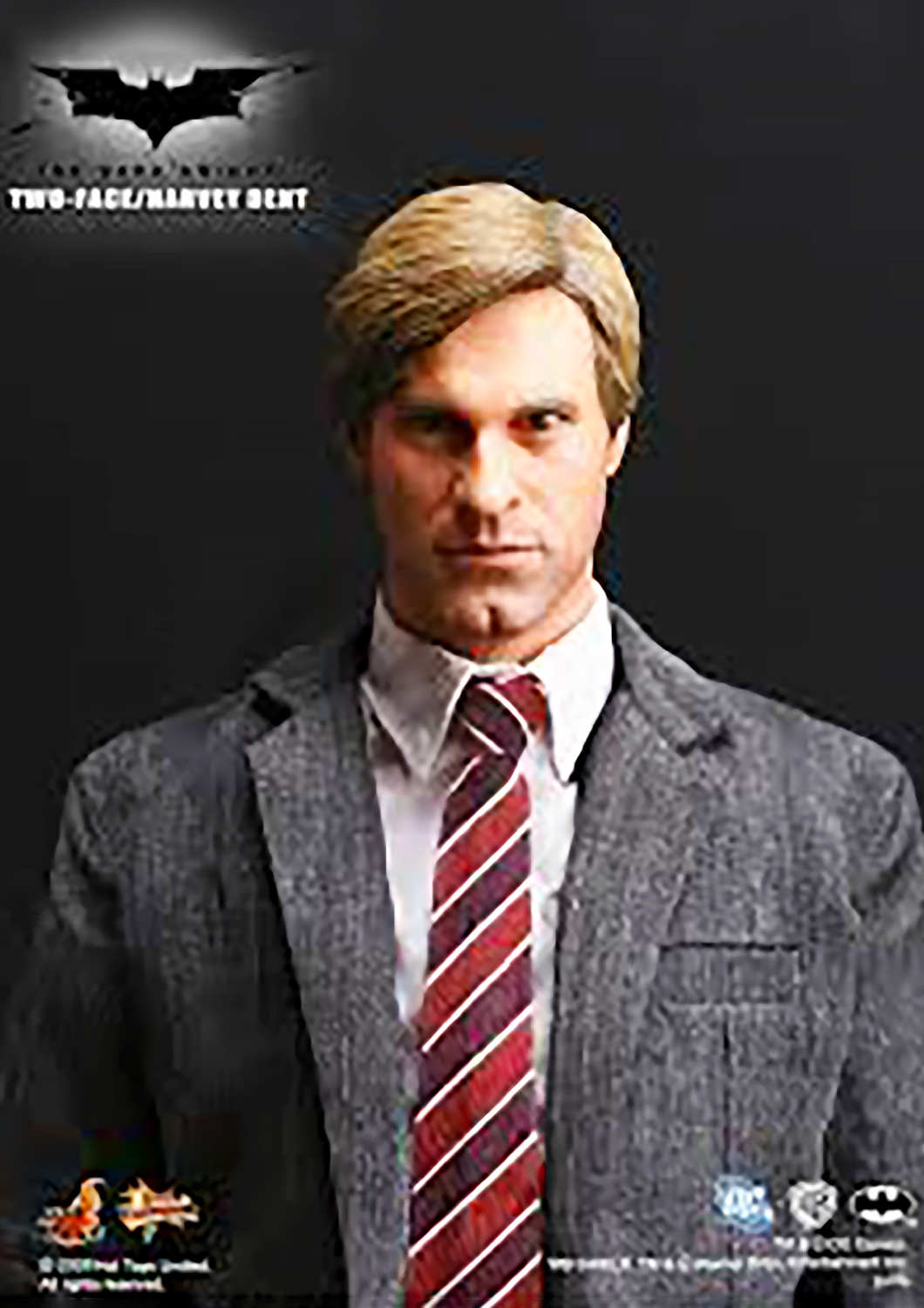 HOT TOYS THE DARK KNIGHT: TWO FACE / HARVEY DENT 1/6 Scale Action Figu ...