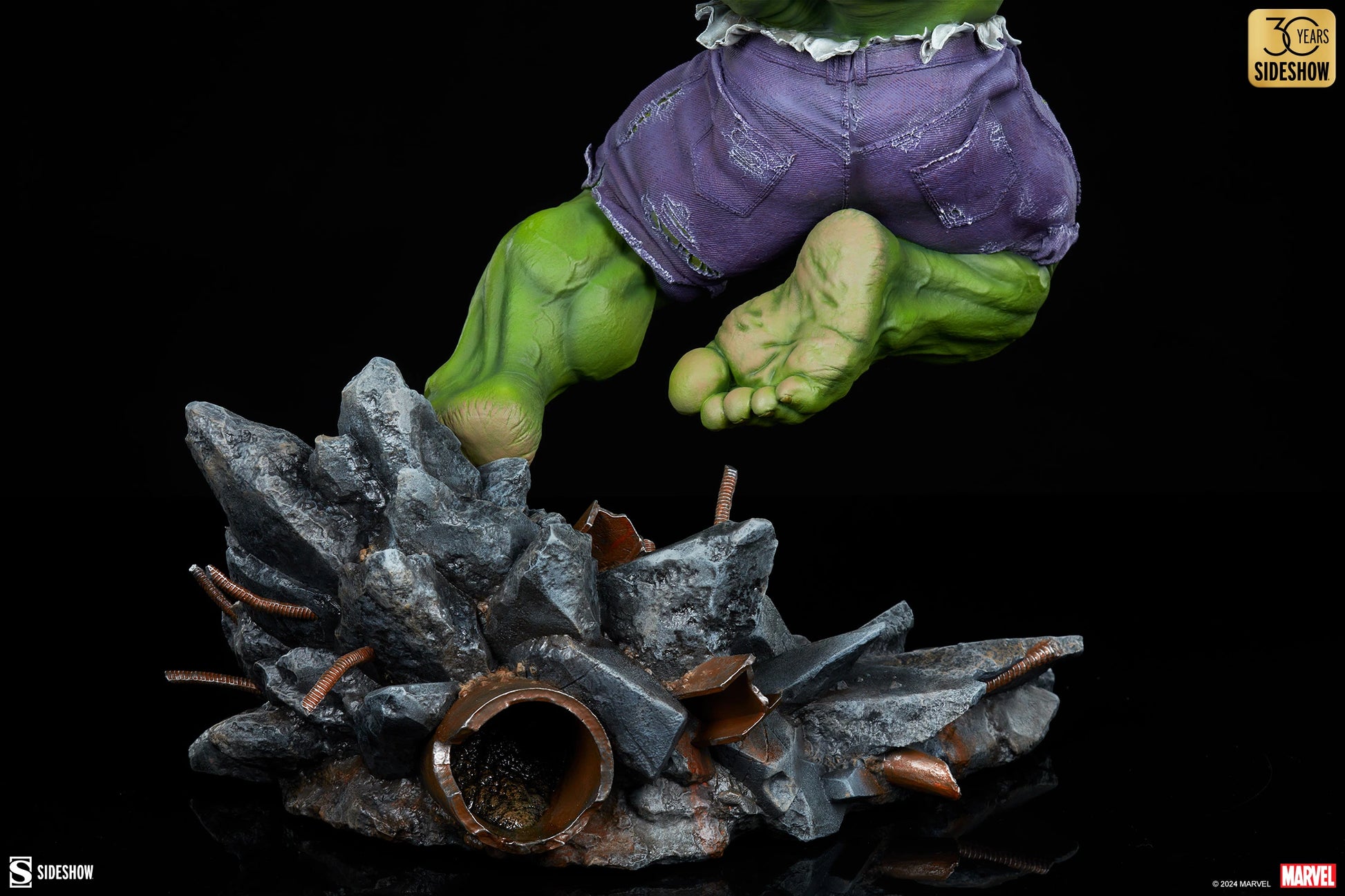 SIDESHOW HULK CLASSIC PREMIUM FORMAT (PRE-ORDER) - Anotoys Collectibles