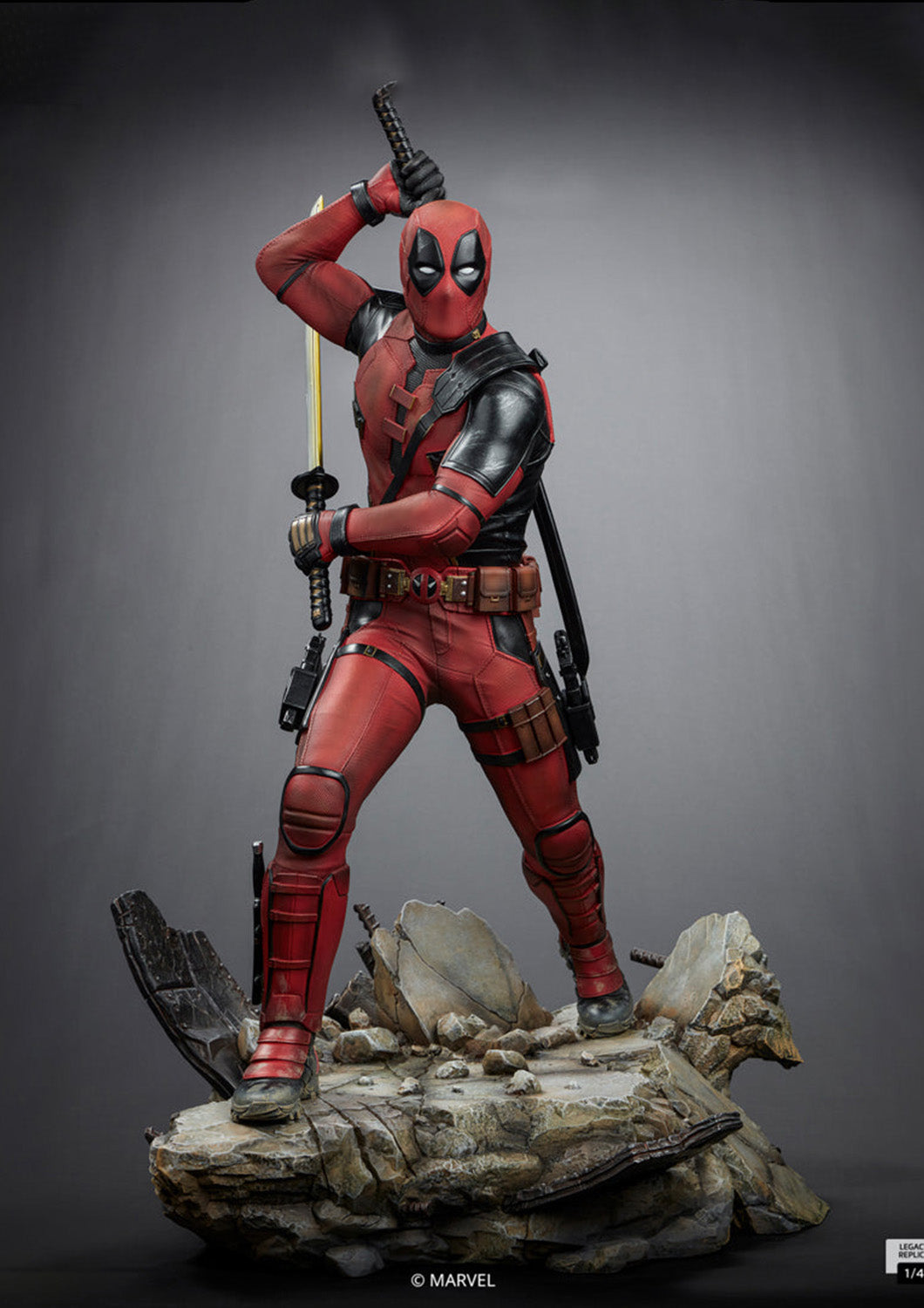 IRON STUDIOS DEADPOOL D&W LEGACY REPLICA 1/4 SCALE STATUE