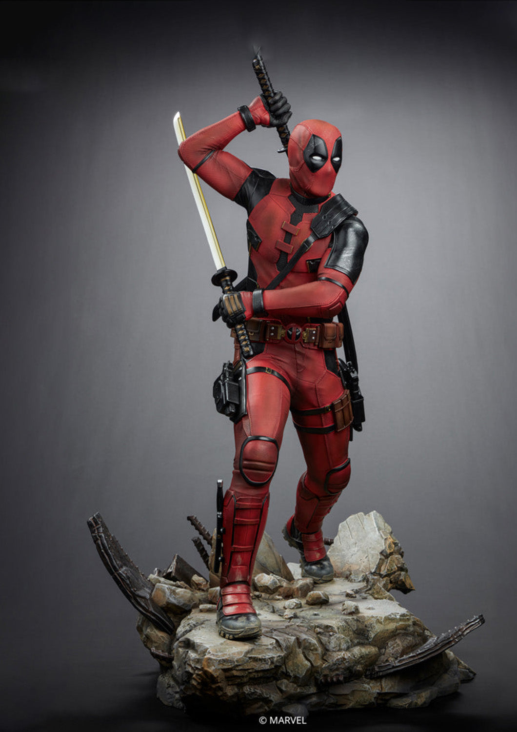 IRON STUDIOS DEADPOOL D&W LEGACY REPLICA 1/4 SCALE STATUE