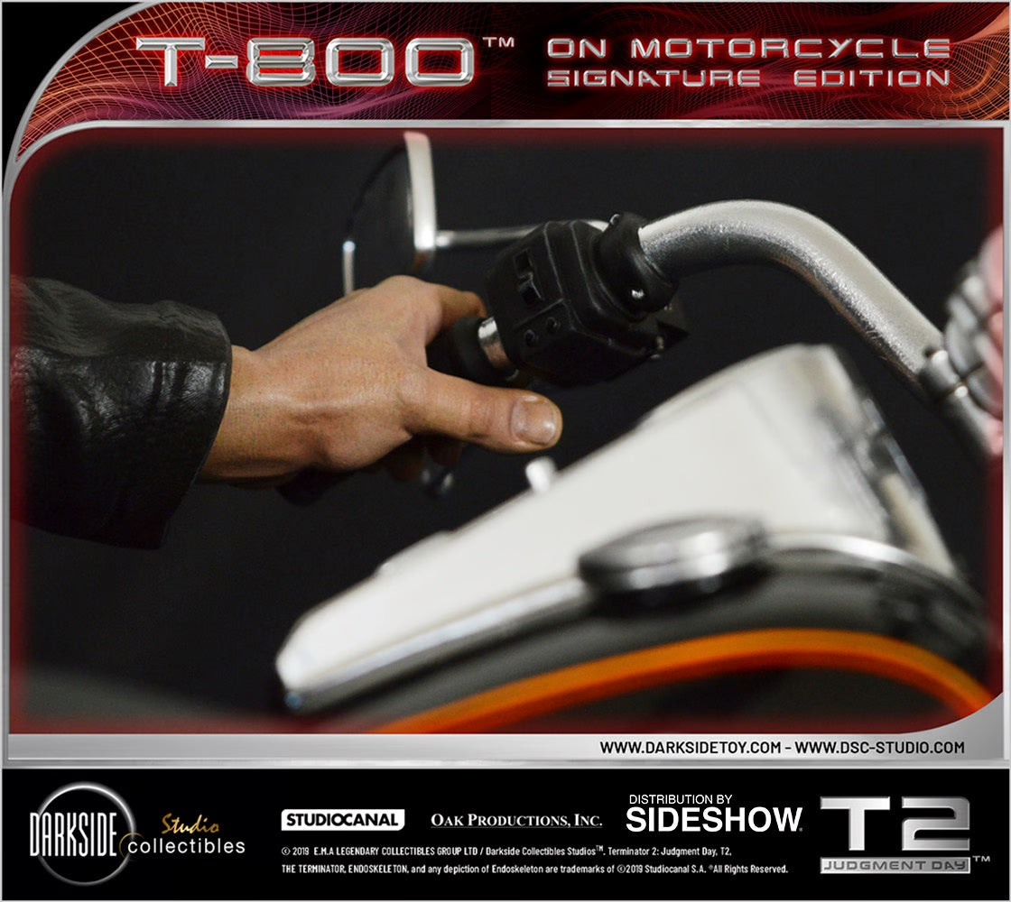 SIDESHOW COLLECTIBLES TERMINATOR 2: JUDGEMENT DAY – T-800 ON MOTORCYCLE STATUE 905456 - Anotoys Collectibles