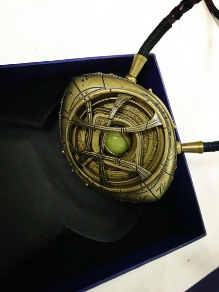 DOCTOR STRANGE EYE OF AGAMOTTO (NECKLACE)