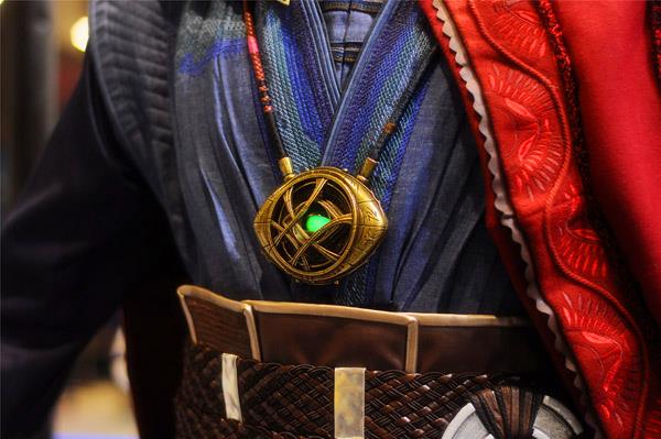 DOCTOR STRANGE EYE OF AGAMOTTO (NECKLACE)