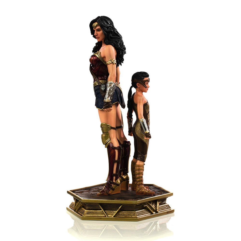 WONDER WOMAN AND YOUNG DIANA DELUXE