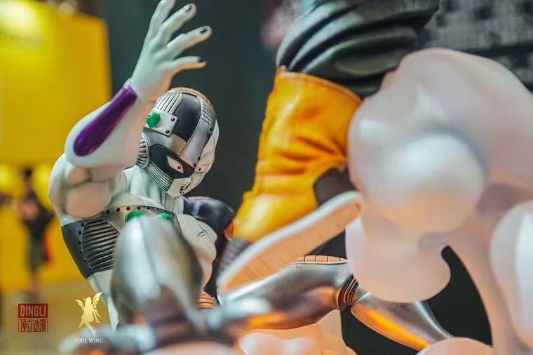Soul Wing Dragon Ball Z SSJ Trunks vs Mecha Freeza 1/4 Regular Version - Anotoys Collectibles