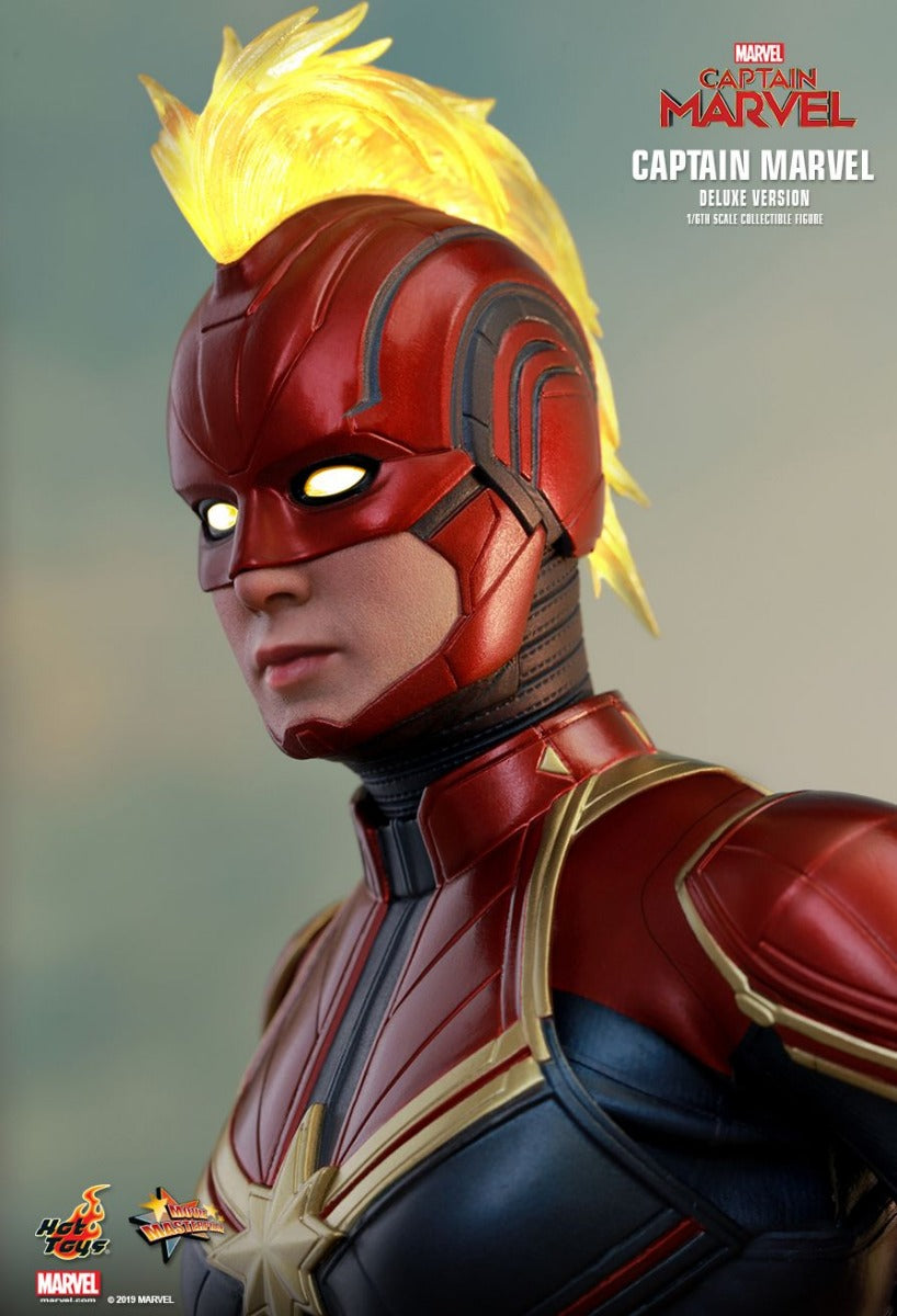 CAPTAIN MARVEL DELUXE